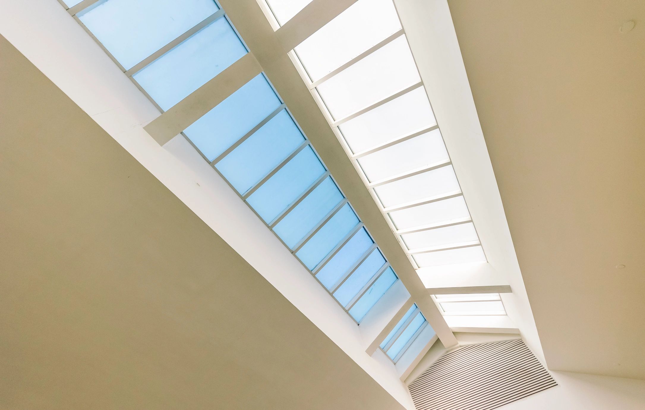 Retractable roofs and awnings installed in Cobram and surrounds