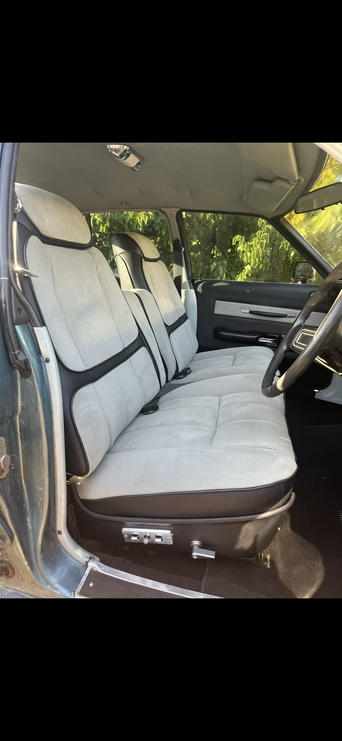 Outdoor blind detail