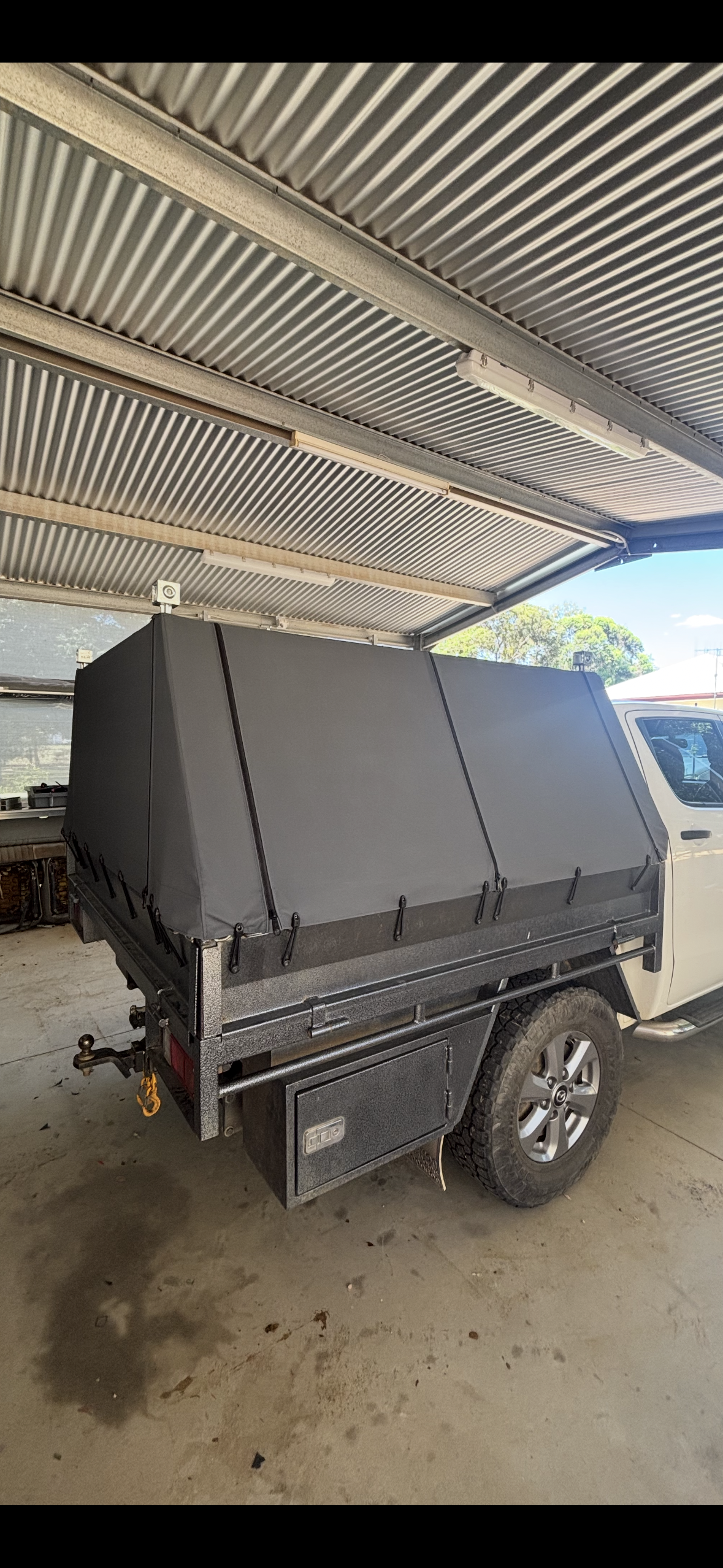 Outdoor blinds installation